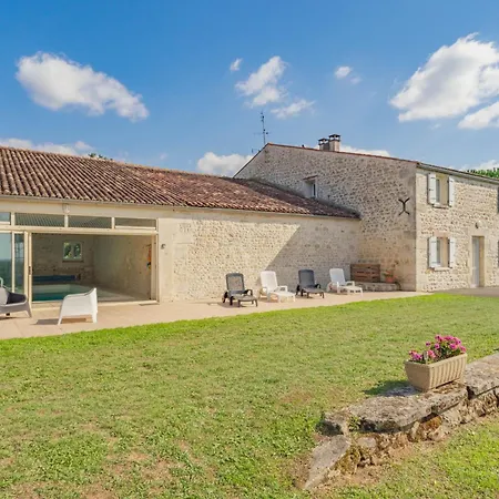 Grand 16 Personnes Holiday home La-Gripperie-Saint-Symphorien