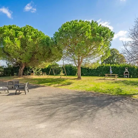 Grand 16 Personnes Dom wakacyjny *