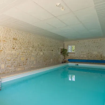 Holiday home Grand 16 Personnes La-Gripperie-Saint-Symphorien