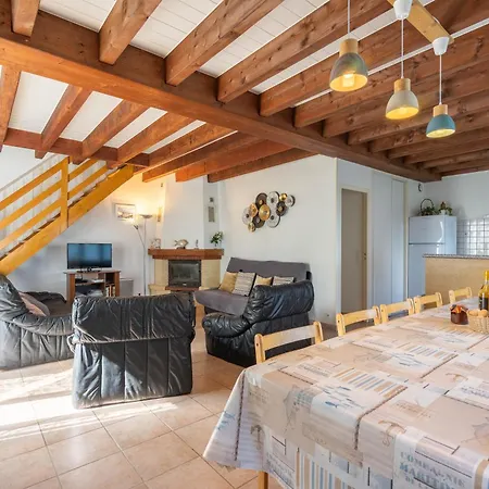 Grand 16 Personnes Tatil Evi La-Gripperie-Saint-Symphorien