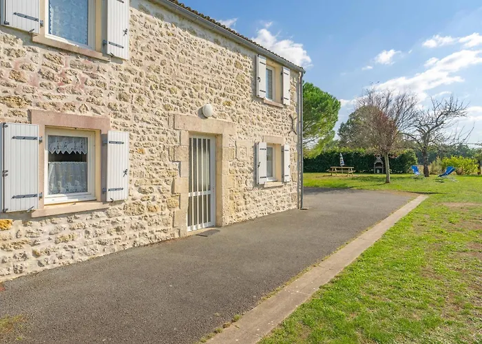 Grand 16 Personnes La-Gripperie-Saint-Symphorien